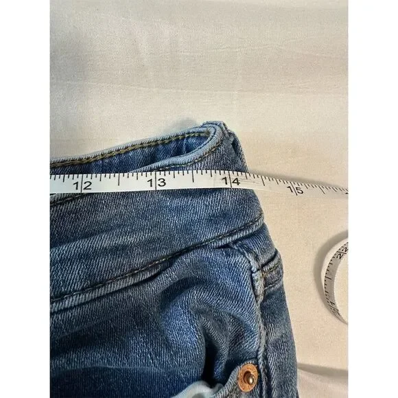 Universal Thread Women's High Rise Distressed Denim Shorts Size 8 Blue - Picture 8 of 8